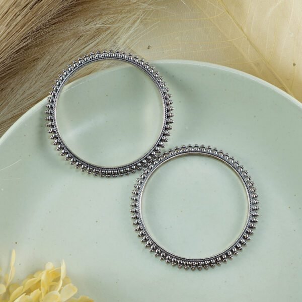 Minimal Beauty Bangles