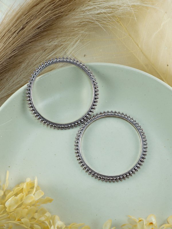Minimal Beauty Bangles