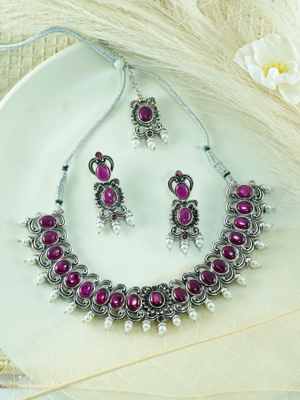 Pink Elegant Necklace with white Pearls