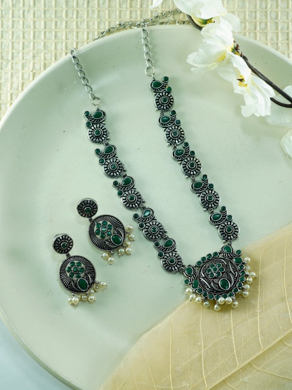 Satya Necklace With Earrings