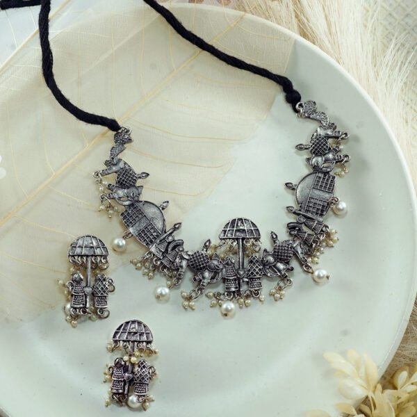 Elegant statement with Pearls