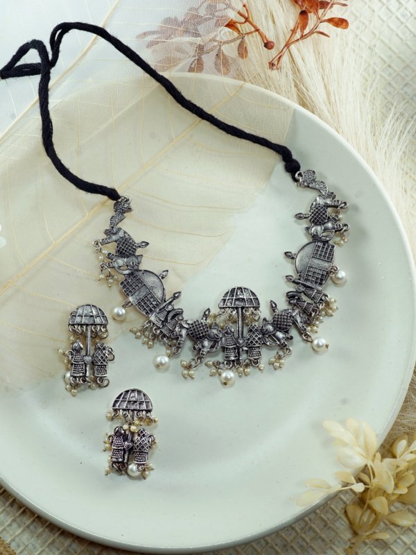 Elegant statement with Pearls