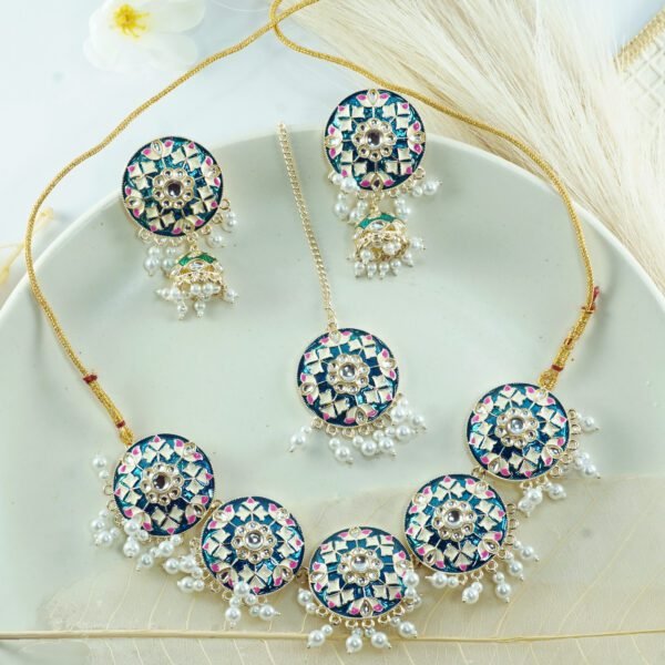 Pearly Girly Choker With Earrings